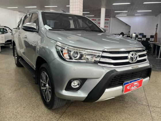 TOYOTA HILUX 2.8 SRX 4X4 CD 16V DIESEL 4P AUTOMÁTICO